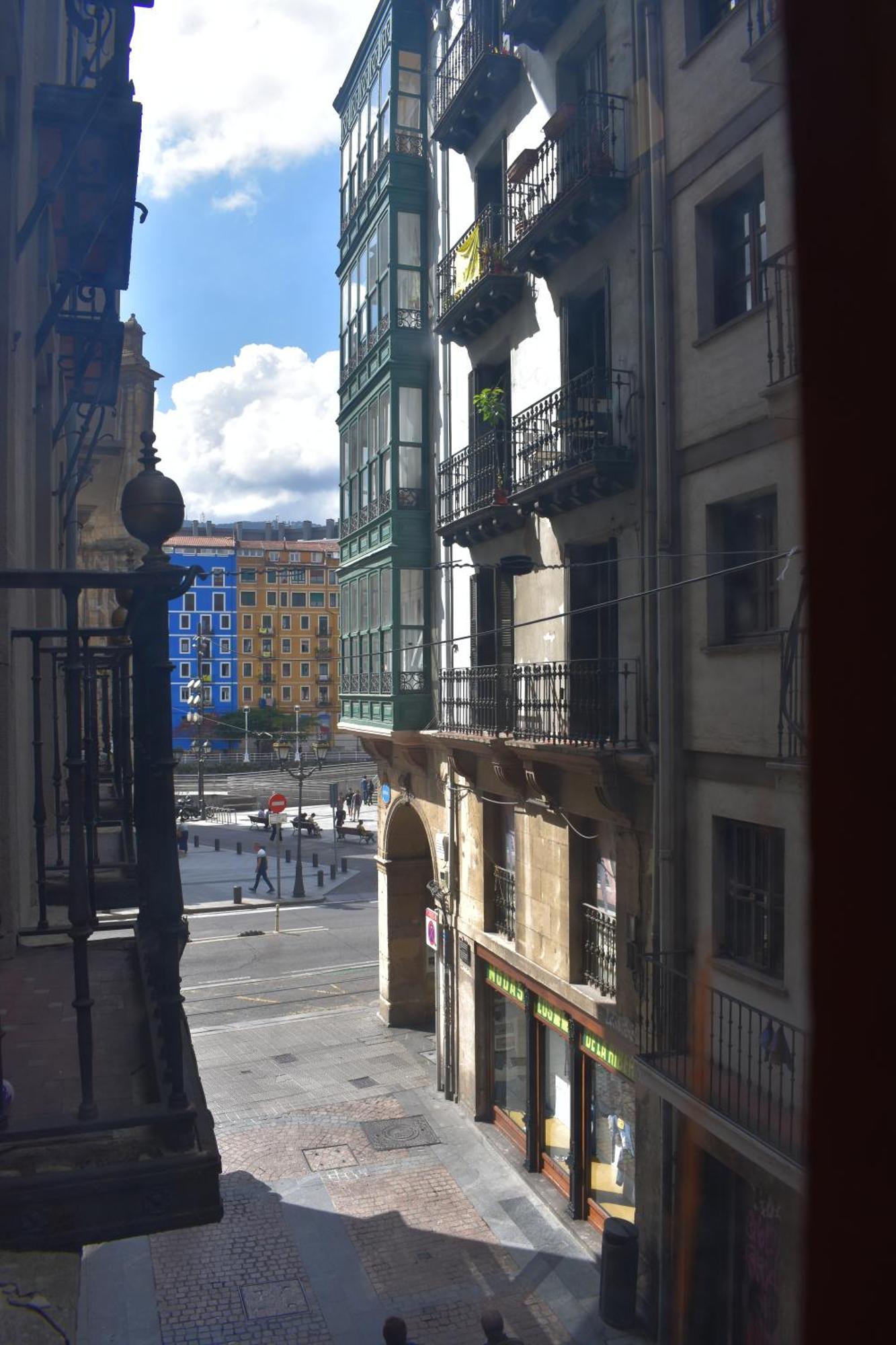 Familias Y Grupos - Muy Buena Ubicacion - Bilbao Apartment Luaran gambar